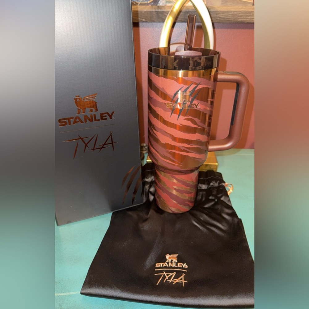 NWT Limited Edition Stanley x Tyla 40oz Quencher